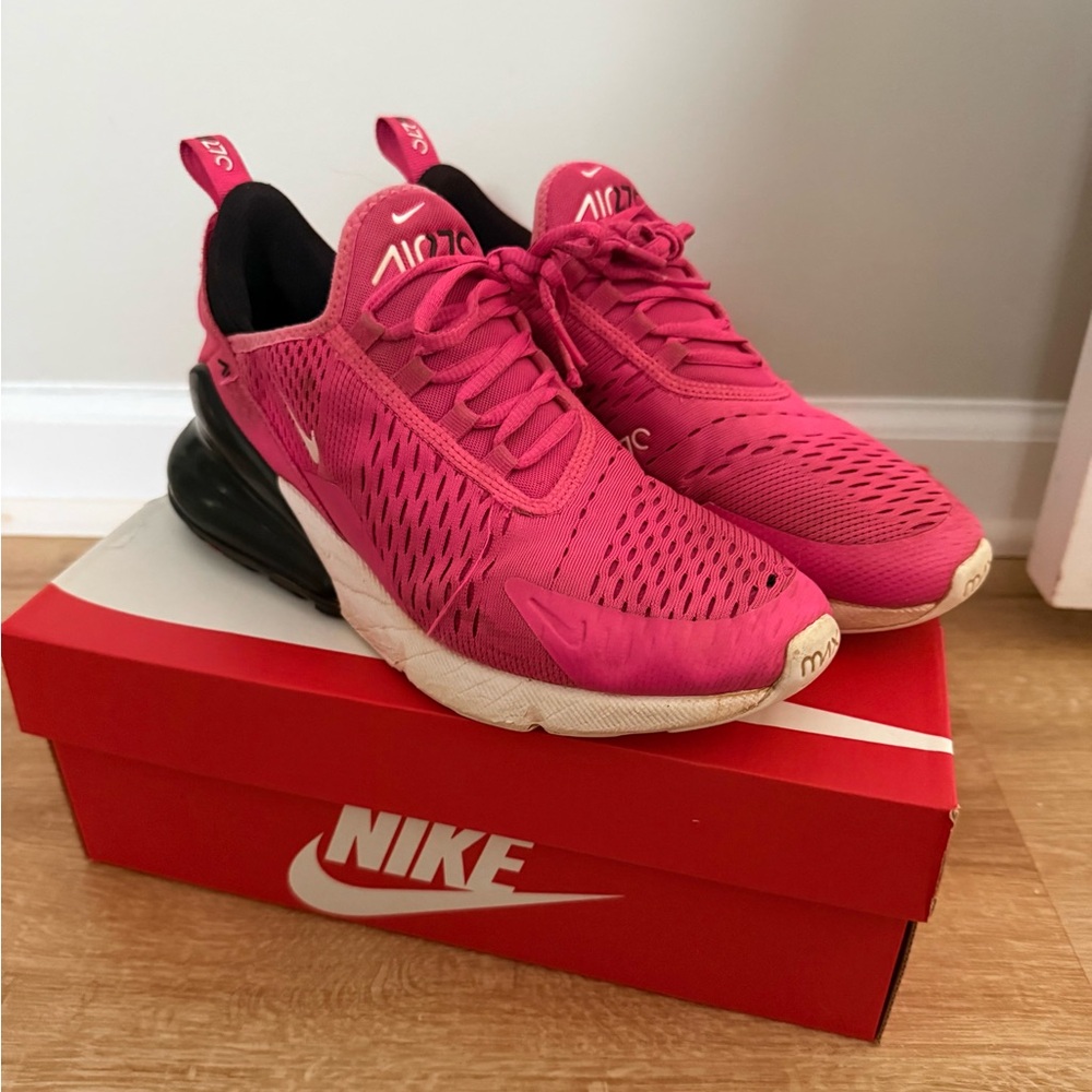 NIke air 270 Girls size 6